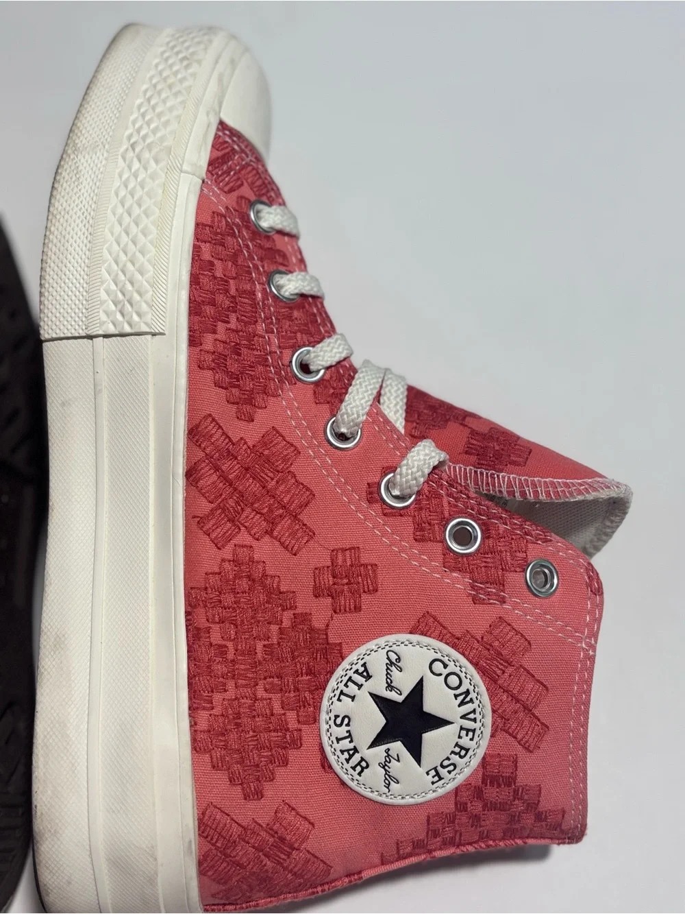 Converse Platform High Tops 8.5 | Coral Embroidered Boho Fall Festival Sneakers